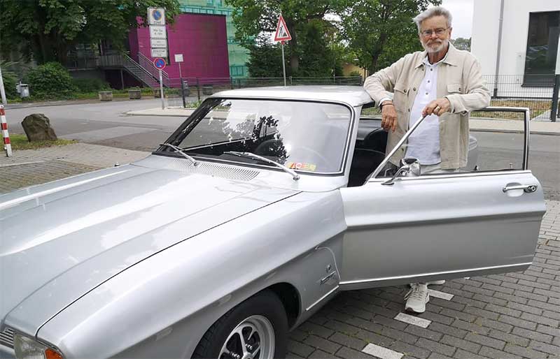Helmut damals an seinem RS und 50 Jahre später. Helmut damals an seinem RS und 50 Jahre später.