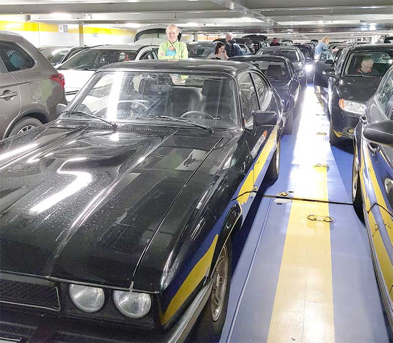 Über den Kanal ging es auf einer Fähre mit dem wohlklingenden Namen „Stena Hollandica“. Über den Kanal ging es auf einer Fähre mit dem wohlklingenden Namen „Stena Hollandica“.