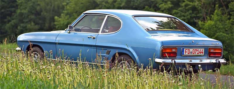 Alles gepflegt zum Geburtstag des CCW: Rasen und Autos strahlen mit der Sonne um die Wette. Alles gepflegt zum Geburtstag des CCW: Rasen und Autos strahlen mit der Sonne um die Wette.