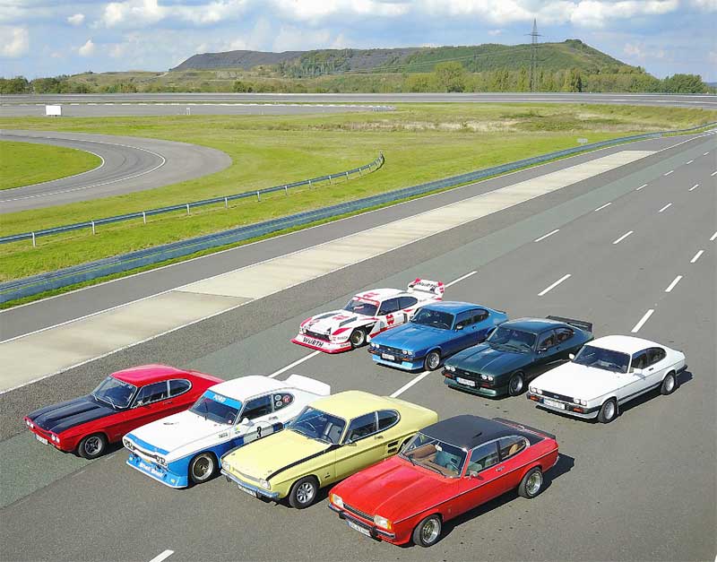 Die beteiligten Autos aus der Vogelperspektive. Die beteiligten Autos aus der Vogelperspektive.