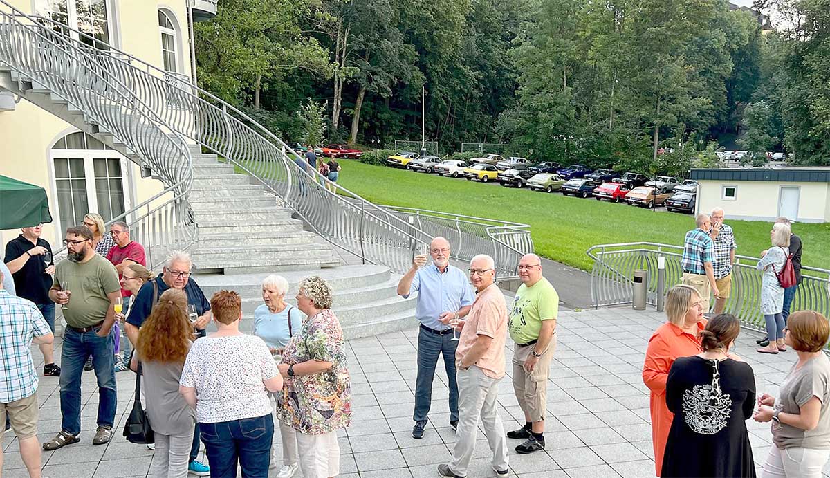 Die Capri in Blickweite der Hotelterrasse - das kam im Westerwald richtig gut an. Die Capri in Blickweite der Hotelterrasse - das kam im Westerwald richtig gut an.