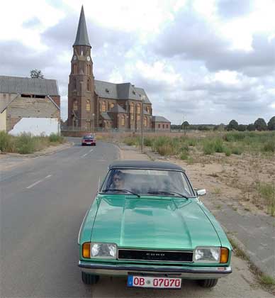 Das „Geisterdorf“ in Manheim lässt den Betrachter auch bei sommerlichem Wetter schaudern. Das „Geisterdorf“ in Manheim lässt den Betrachter auch bei sommerlichem Wetter schaudern.