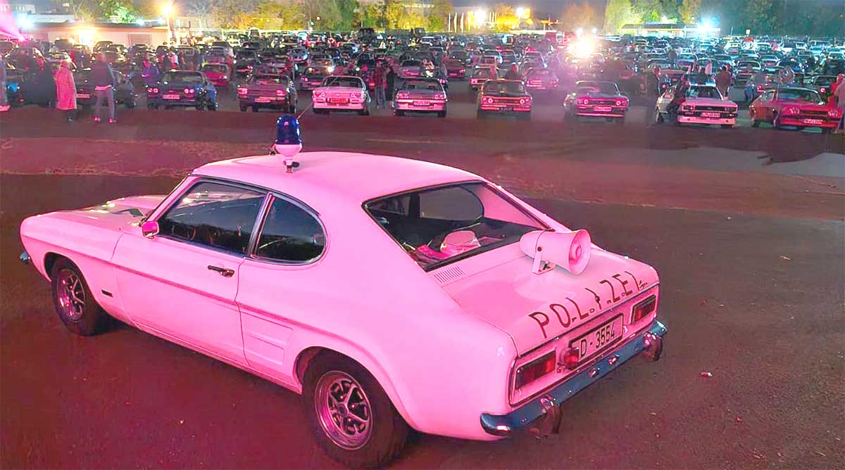 Das 1. Deutsche Polizeioldtimer-Museum in Marburg schaffte den „Blaulicht-Capri“ nach Köln. Das 1. Deutsche Polizeioldtimer-Museum in Marburg schaffte den „Blaulicht-Capri“ nach Köln.