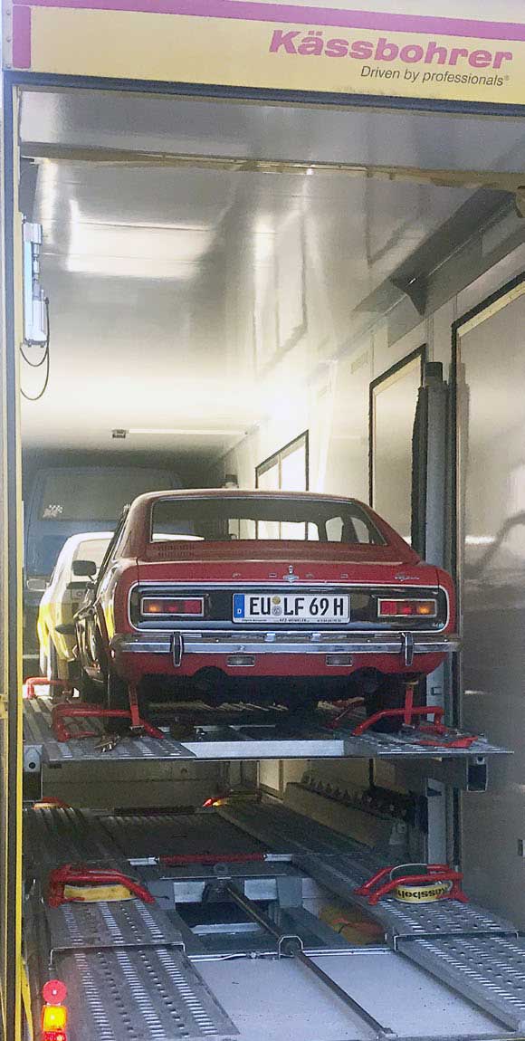 Es wird auch übereinander im Kässbohrer geparkt. Es wird auch übereinander im Kässbohrer geparkt.