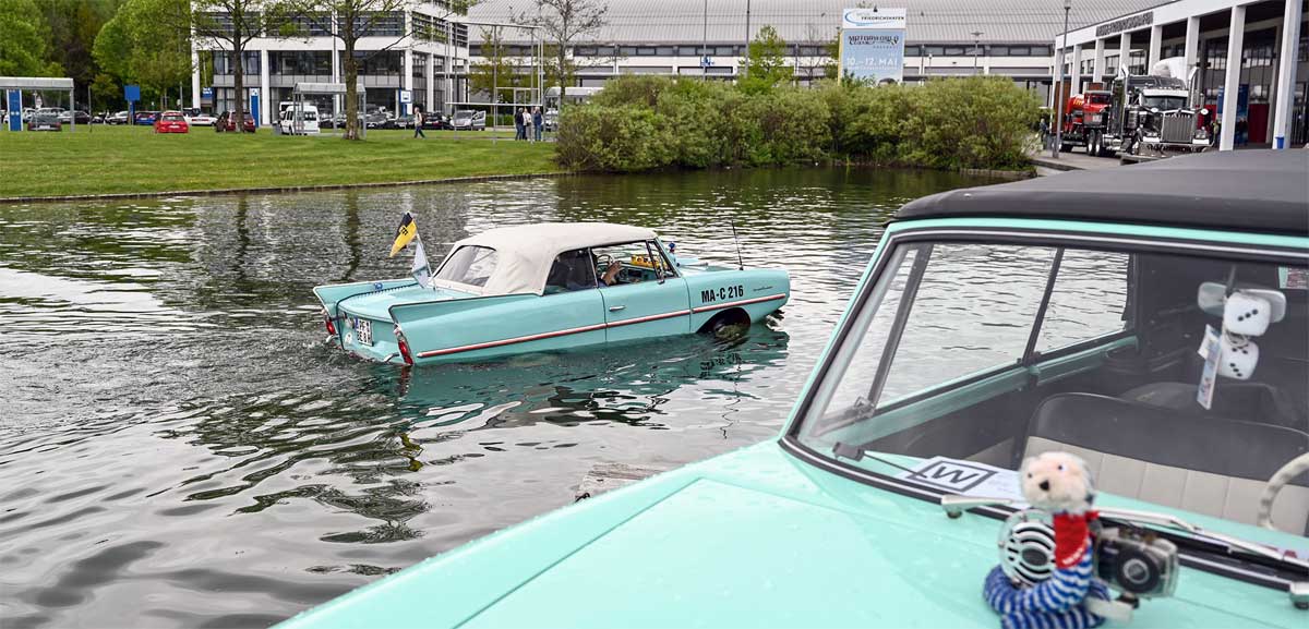 Zu Wasser im Amphicar... Zu Wasser im Amphicar...