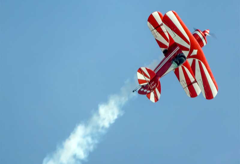 ...in der Luft mit dem Doppeldecker... ...in der Luft mit dem Doppeldecker...