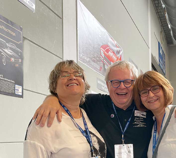 Gerhard Weinfurter besuchte mit seiner Frau Elke (rechts) erstmals diese Messe. Ruth Feßler ist immer dabei. Gerhard Weinfurter besuchte mit seiner Frau Elke (rechts) erstmals diese Messe. Ruth Feßler ist immer dabei.