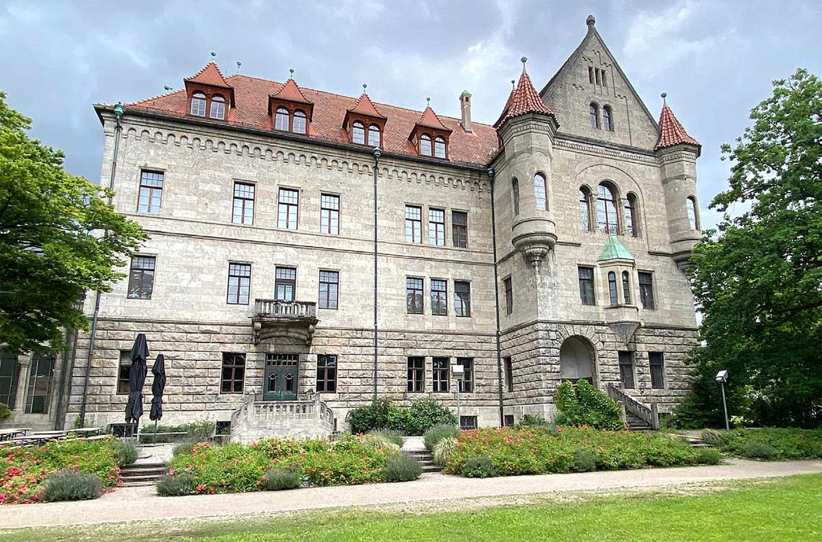 Das Schloss Faber-Castell in Stein bei Nürnberg. Das Schloss Faber-Castell in Stein bei Nürnberg.
