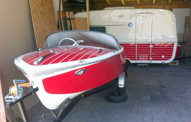 Die beiden Capri-Begleiter auf einem Bild. Die beiden Capri-Begleiter auf einem Bild.