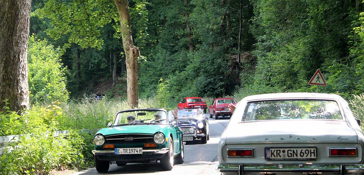 Treff mit Triumph. Das Bergische Land lockt manche Oldie-Fahrer an. Treff mit Triumph. Das Bergische Land lockt manche Oldie-Fahrer an.
