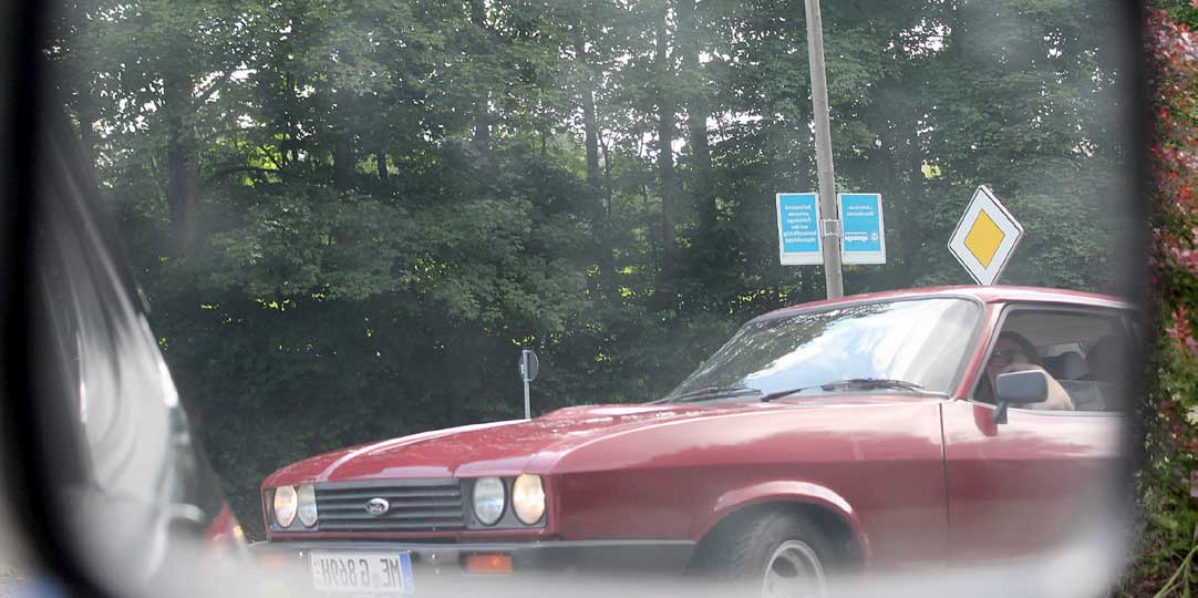 Und ganz wichtig: Auch mal in den Rückspiegel schauen. Und ganz wichtig: Auch mal in den Rückspiegel schauen.