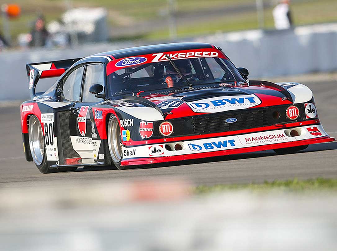 Seit 2003 befindet sich das Fahrzeug im Besitz von Mücke Motorsport. Seit 2003 befindet sich das Fahrzeug im Besitz von Mücke Motorsport.