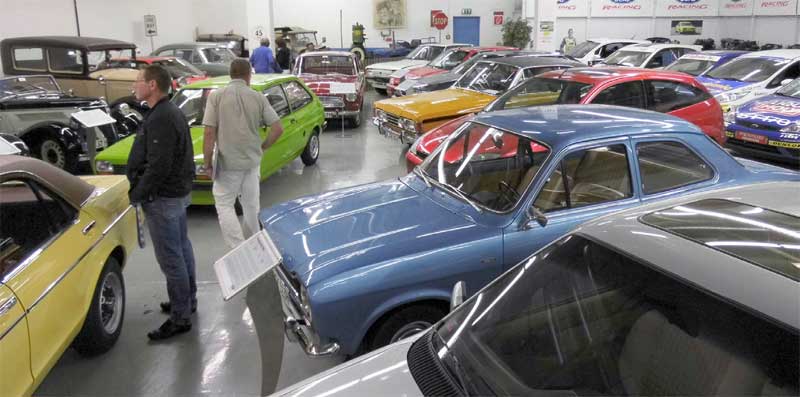 Die kunterbunte Sammlung und ihr Hüter: Wolfgang Laufer, Herz und Hirn der Ford Classic Cars. Die kunterbunte Sammlung und ihr Hüter: Wolfgang Laufer, Herz und Hirn der Ford Classic Cars.