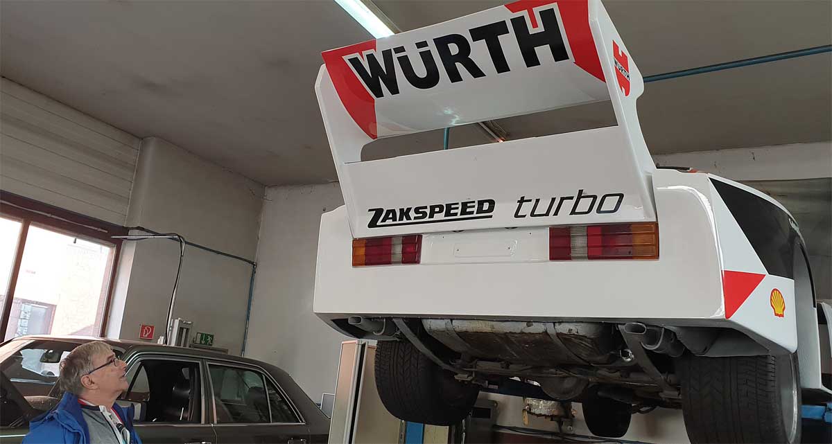 Welch´ Walzen - wieder. Der Gruppe 5-Look dieses Capri ist beeindruckend. Die Tauglichkeit für den innerstädtischen Verkehr darf allerdings bzweifelt werden... Welch´ Walzen - wieder. Der Gruppe 5-Look dieses Capri ist beeindruckend. Die Tauglichkeit für den innerstädtischen Verkehr darf allerdings bzweifelt werden...