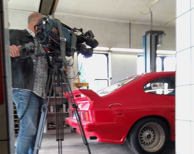 Der rote Breitbau-Capri sorgte für einen Farbtupfer in der Brunnenstraße zu Oberscheidweiler. Der rote Breitbau-Capri sorgte für einen Farbtupfer in der Brunnenstraße zu Oberscheidweiler.