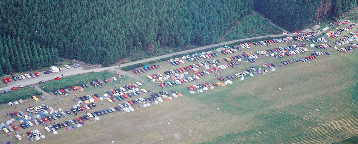 Das Capri-Treffen vor 30 Jahren im Siegerland lockte zahlreiche Teilnehmer an. Der Blick aus der Vogelperspektive. Das Capri-Treffen vor 30 Jahren im Siegerland lockte zahlreiche Teilnehmer an. Der Blick aus der Vogelperspektive.