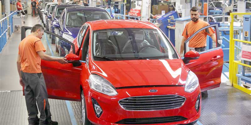 Der Fiesta kurz vor dem Bandablauf. Der Fiesta kurz vor dem Bandablauf.