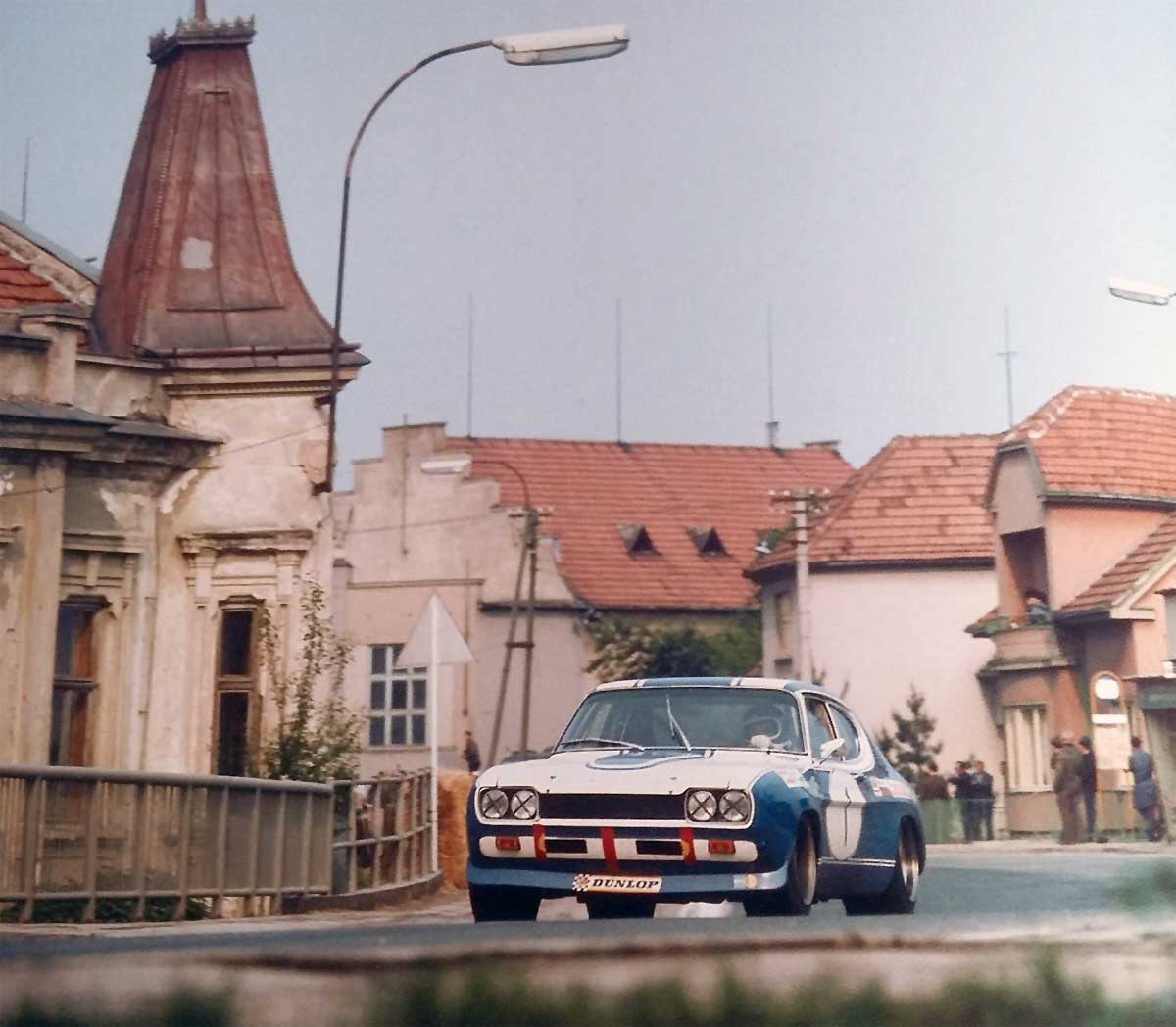 Die kurvenreiche Ortsdurchfahrt in Brünn war für viele Rennfahrer der ultimative Kick der gesamten Saison. Foto: Zwischengas/Hans-Peter Seufert Die kurvenreiche Ortsdurchfahrt in Brünn war für viele Rennfahrer der ultimative Kick der gesamten Saison. Foto: Zwischengas/Hans-Peter Seufert