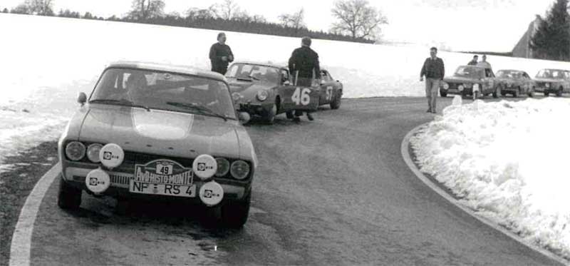 In Warteposition vor einer Wertungsprüfung in der winterlichen Pfalz. In Warteposition vor einer Wertungsprüfung in der winterlichen Pfalz.