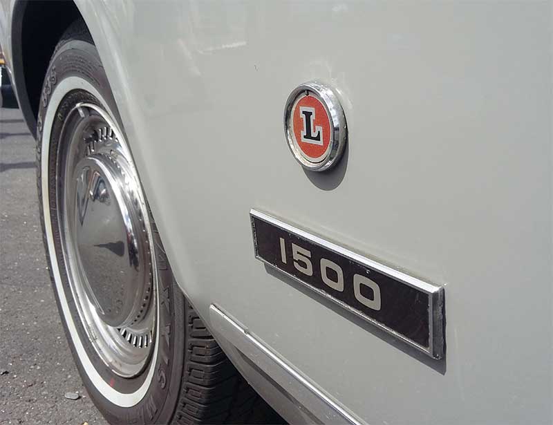 „L“ wie Lieblingsauto. So glücklich können 60 PS aus einem V4-Motor machen. „L“ wie Lieblingsauto. So glücklich können 60 PS aus einem V4-Motor machen.