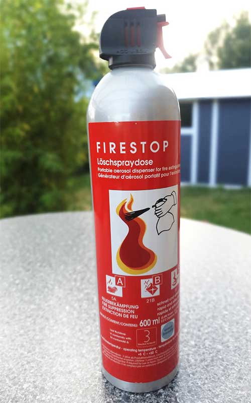 Mit diesem Feuerlöscher kämpfte Tim gegen den Brand an. Mit diesem Feuerlöscher kämpfte Tim gegen den Brand an.