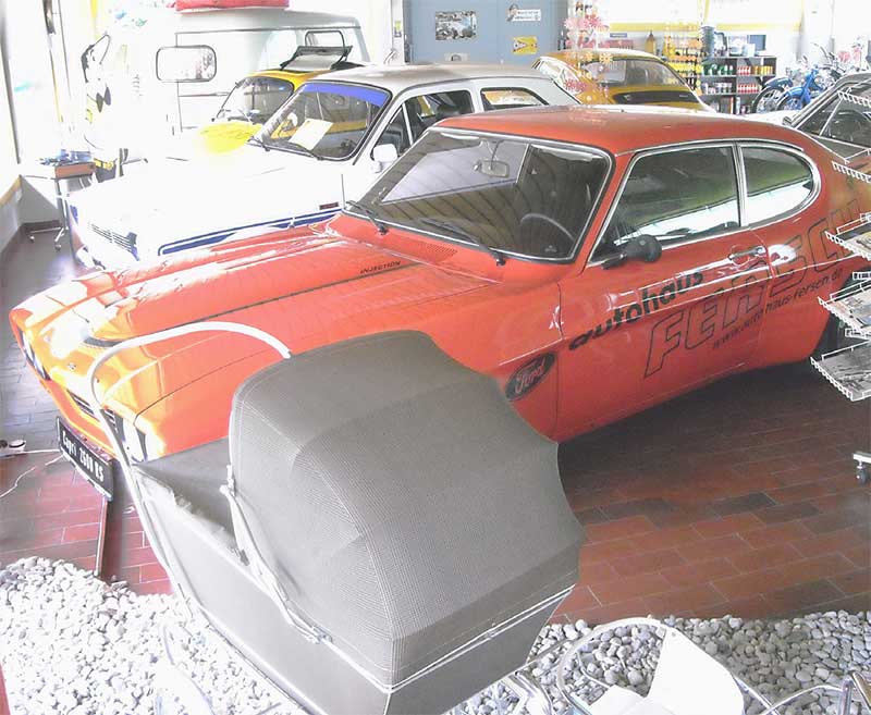 Die Accessoires runden das Bild „beim Fersch“ ab. Leider ist die Halle nicht öffentlich zugänglich. Die Accessoires runden das Bild „beim Fersch“ ab. Leider ist die Halle nicht öffentlich zugänglich.