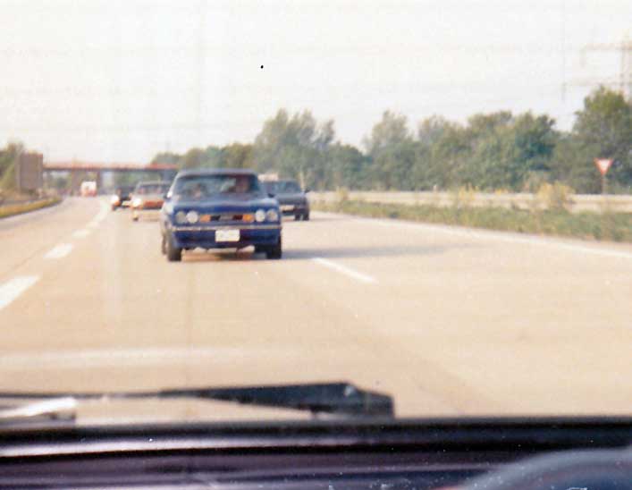 Frischlackiert, frisch getraut 1988 (oben). Auf der Fahrt zum Capri-Treffen nach Kiel und im Urlaub am Ferienhaus in Friesland. Frischlackiert, frisch getraut 1988 (oben). Auf der Fahrt zum Capri-Treffen nach Kiel und im Urlaub am Ferienhaus in Friesland.