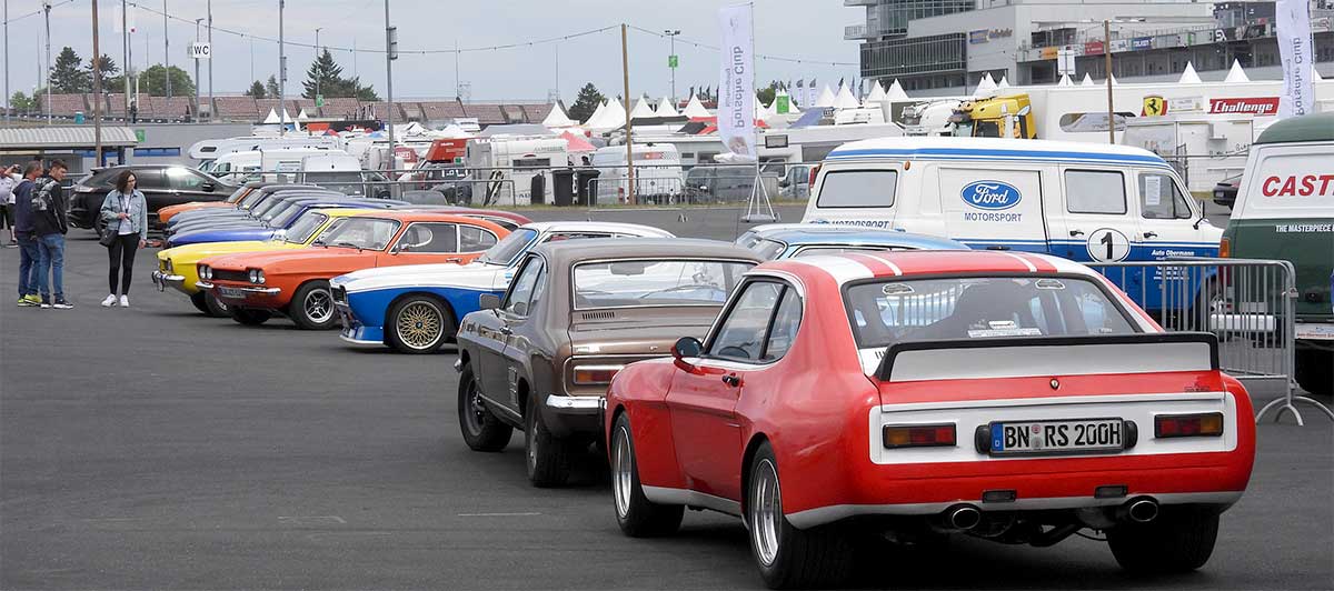 Kunterbunt präsentierten sich die Capri am Nürburgring. Das gilt für die Farben, weniger für die Baureihen. Der II-er war Mangelware. Viele weitere Fotos vom Mitgliedertreffen gibt es in der Fotogalerie. Kunterbunt präsentierten sich die Capri am Nürburgring. Das gilt für die Farben, weniger für die Baureihen. Der II-er war Mangelware. Viele weitere Fotos vom Mitgliedertreffen gibt es in der Fotogalerie.