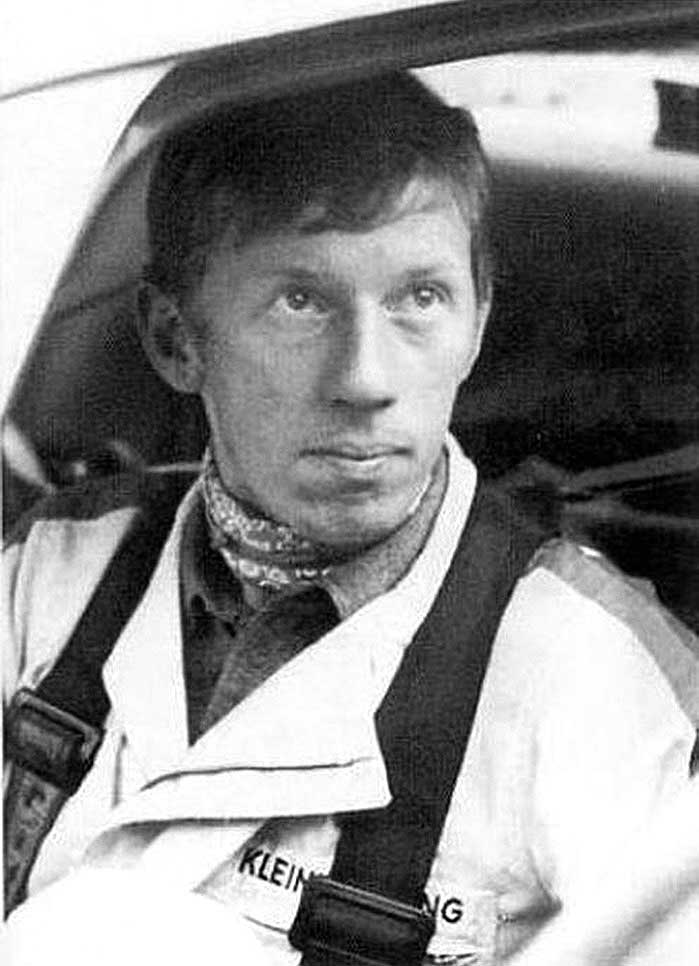 Walter Röhrl am Steuer des Capri vor 50 Jahren. Walter Röhrl am Steuer des Capri vor 50 Jahren.