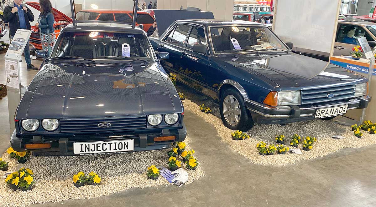 Blau im Doppelpack: 2.8 Superinjection und Granada-Limousine. Blau im Doppelpack: 2.8 Superinjection und Granada-Limousine.