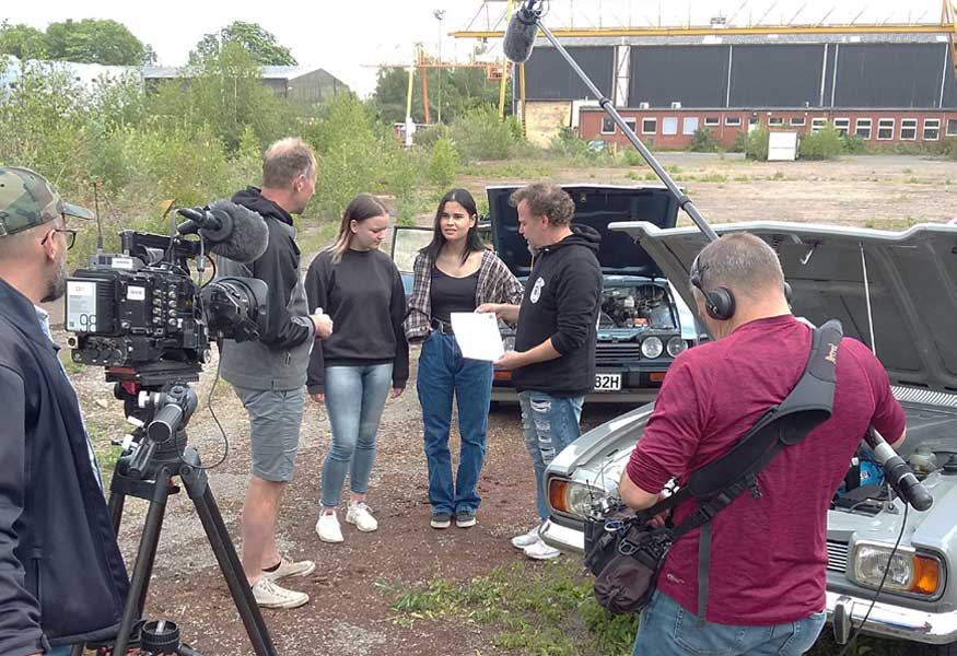 Tim und Jana Willenweber - Vater und Tochter im Capri-Fieber - berichten von ihrer gemeinsamen Leidenschaft. Tim und Jana Willenweber - Vater und Tochter im Capri-Fieber - berichten von ihrer gemeinsamen Leidenschaft.