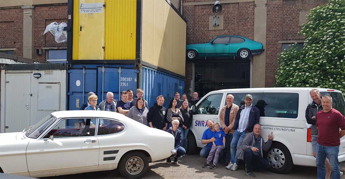 Der Fingerzeig von CCW-„Vorturner“ Dirk Zentara macht es deutlich: Der Südwestrundfunk war in Gelsenkirchen-Bismarck zu Gast. Und alle Beteiligten hatten großen Spaß an den beiden Tagen mit dem Fernsehteam. Der Fingerzeig von CCW-„Vorturner“ Dirk Zentara macht es deutlich: Der Südwestrundfunk war in Gelsenkirchen-Bismarck zu Gast. Und alle Beteiligten hatten großen Spaß an den beiden Tagen mit dem Fernsehteam.