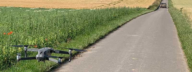 ...hier hat das Flugobjekt Walter Winklers „Goldjungen“ im Blick. ...hier hat das Flugobjekt Walter Winklers „Goldjungen“ im Blick.