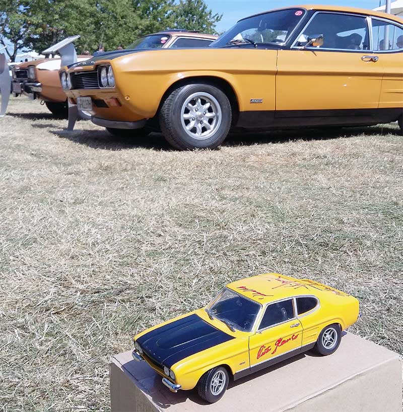 Wann hat man mehrere Capri-Heroen von einst schon einmal an einem Ort? Ich lasse mir das Modell eines RS von Dieter Glemser, Jochen Mass, Klaus Ludwig und Roland Asch signieren. Wann hat man mehrere Capri-Heroen von einst schon einmal an einem Ort? Ich lasse mir das Modell eines RS von Dieter Glemser, Jochen Mass, Klaus Ludwig und Roland Asch signieren.