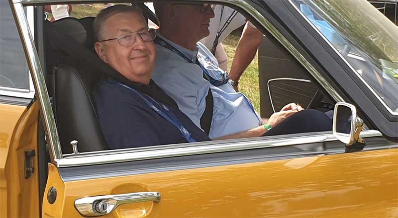 Aerodynamik-Tüftler Thomas Ammerschläger, hier mal auf dem Beifahrersitz, hat beim Thema Tempolimit ganz dezent nicht hingehört: „Rennfahrer-Gen“. Aerodynamik-Tüftler Thomas Ammerschläger, hier mal auf dem Beifahrersitz, hat beim Thema Tempolimit ganz dezent nicht hingehört: „Rennfahrer-Gen“.