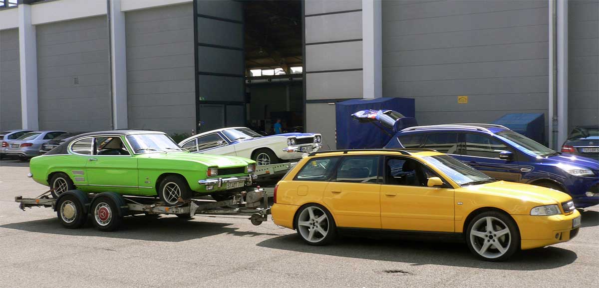 2015 erfolgt eine Hängerausfahrt zur Messe nach Friedrichshafen, wofür eigens andere Räder montiert wurden. 2015 erfolgt eine Hängerausfahrt zur Messe nach Friedrichshafen, wofür eigens andere Räder montiert wurden.