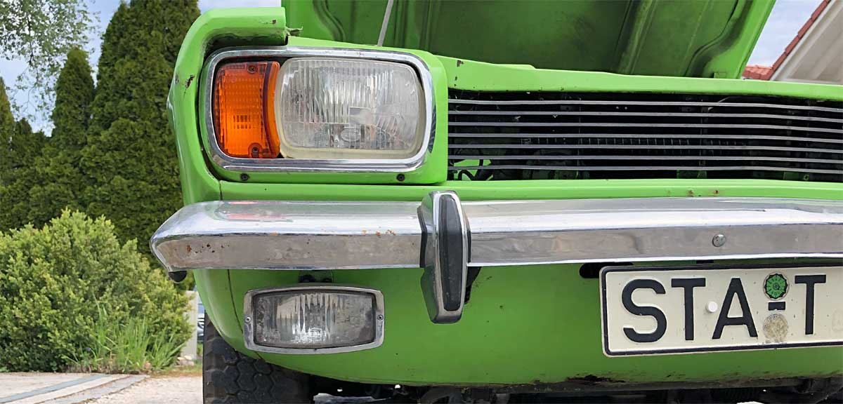 Scheinwerfer und Blinker waren zwischenzeitlich bereits abgebaut. Scheinwerfer und Blinker waren zwischenzeitlich bereits abgebaut.