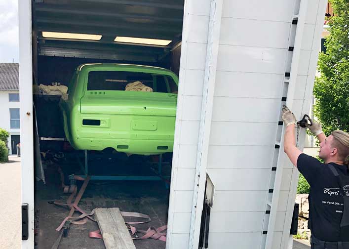 Strahlende Augen beim Entladen - neues „Augenlicht“ für den Capri. Strahlende Augen beim Entladen - neues „Augenlicht“ für den Capri.