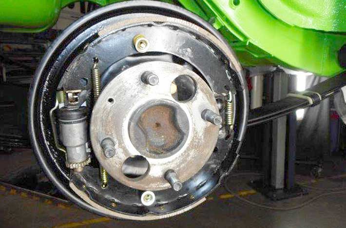 Alles neu - beim Gasgeben und beim Bremsen. Alles neu - beim Gasgeben und beim Bremsen.