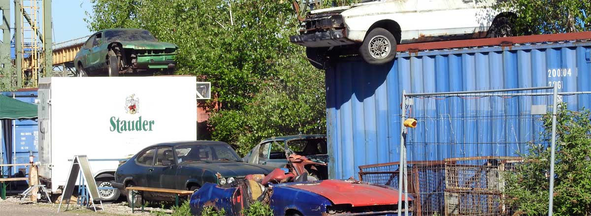 Teileverkauf an Selbstabbauer? Die schrottige Atmosphäre beim CCW in Gelsenkirchen ist einzigartig. Teileverkauf an Selbstabbauer? Die schrottige Atmosphäre beim CCW in Gelsenkirchen ist einzigartig.