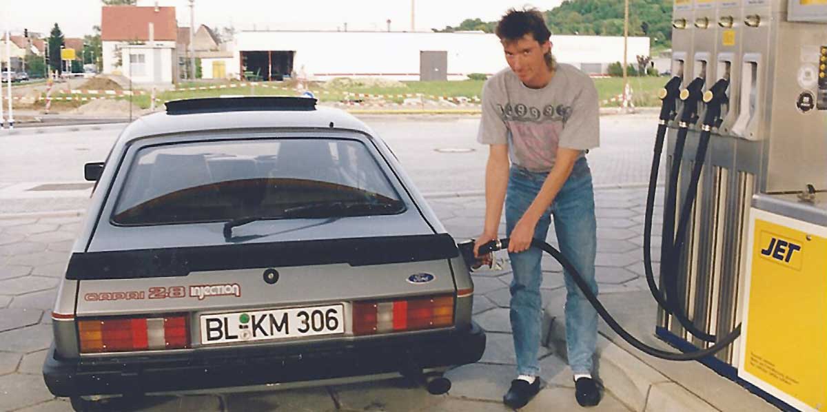 Der 2,8 i, hier noch mit den originalen Stoßstangen. Der 2,8 i, hier noch mit den originalen Stoßstangen.