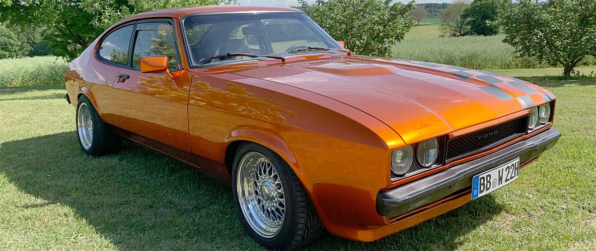 So steht Wolfgang Tjebbens Capri heute da. Das Fahrzeug dient am Oberarm auch als Cover-Up. So steht Wolfgang Tjebbens Capri heute da. Das Fahrzeug dient am Oberarm auch als Cover-Up.