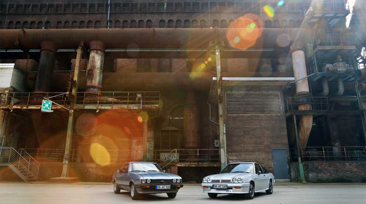 Bei (Sonnen-)licht betrachtet: Capri und Manta dürfen nicht fehlen, wenn es im WDR-Fernsehen um das „Autoland NRW“ geht. Kulisse ist das einstige Hüttenwerk Duisburg-Meiderich, heute Teil des Landschaftsparks Duisburg-Nord.