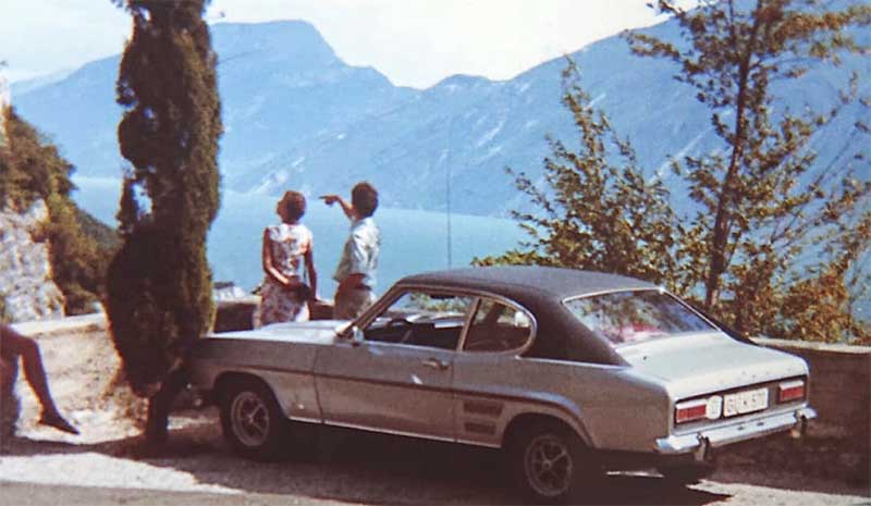 1971 am Gardasee - der Buckel auf der Haube des 1700ers ist erkennbar. 1971 am Gardasee - der Buckel auf der Haube des 1700ers ist erkennbar.