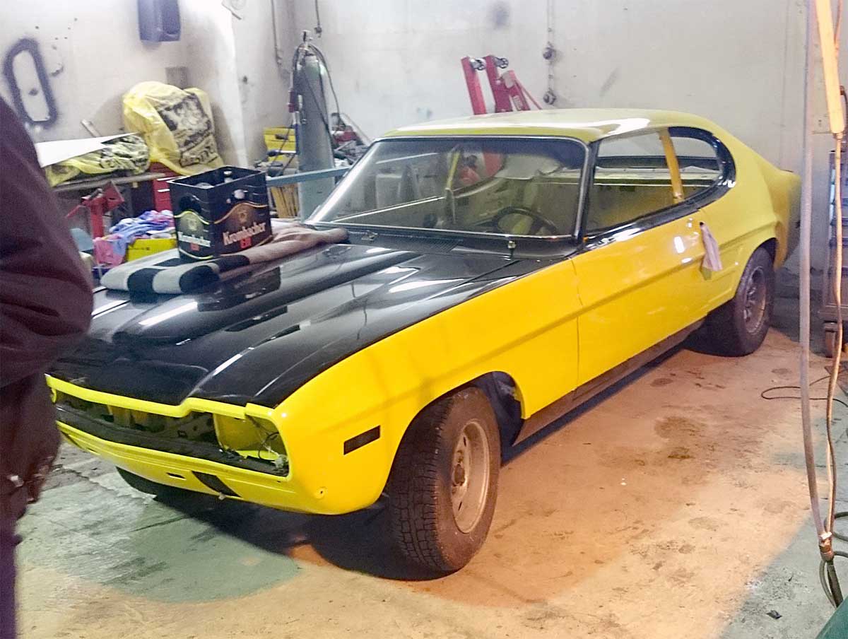 Dieses Auto übernahm Stefan Glowatz von seinem verstorbenen Clubkollegen Erich Lutz. Der US-Import war bereits in Daytonagelb neu lackiert. Dieses Auto übernahm Stefan Glowatz von seinem verstorbenen Clubkollegen Erich Lutz. Der US-Import war bereits in Daytonagelb neu lackiert.