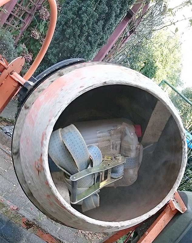 Die Betonmischmaschine eignet sich sehr zur Teilereinigung. Die Betonmischmaschine eignet sich sehr zur Teilereinigung.