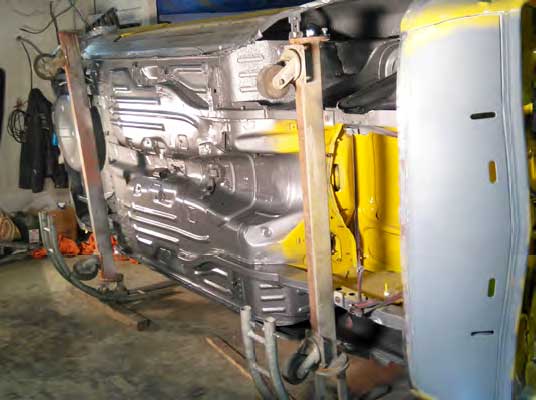 Der gesäuberte Unterboden des I-ers. Der gesäuberte Unterboden des I-ers.