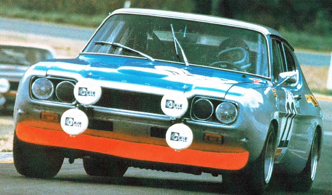 Europameisterschaft der Tourenwagen, 24-Stunden-Rennen in Spa Francorchamps. Startnummer 22 siegte 1971 in den Ardennen mit Glemser/Soler-Roig. Das Auto war noch Silbermetallic lackiert mit blauer Motorhaube, im Gegensatz zum Fahrzeug unten im selben Rennen. Europameisterschaft der Tourenwagen, 24-Stunden-Rennen in Spa Francorchamps. Startnummer 22 siegte 1971 in den Ardennen mit Glemser/Soler-Roig. Das Auto war noch Silbermetallic lackiert mit blauer Motorhaube, im Gegensatz zum Fahrzeug unten im selben Rennen.