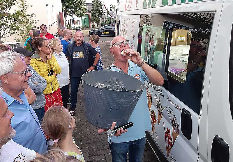 So ein Eisbecher kann eigentlich nie zu groß sein... So ein Eisbecher kann eigentlich nie zu groß sein...