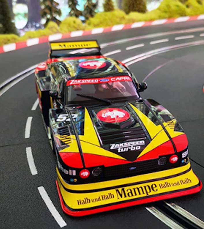 Lieblingsrennauto des kleinen Mario auf der Carrera-Bahn. Lieblingsrennauto des kleinen Mario auf der Carrera-Bahn.